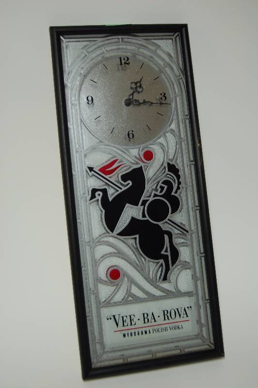 lot 7 image: Alcohol Advertisement Clock