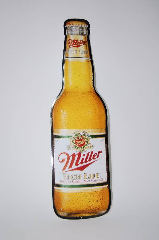 lot 40 image: Alcohol Advertisement