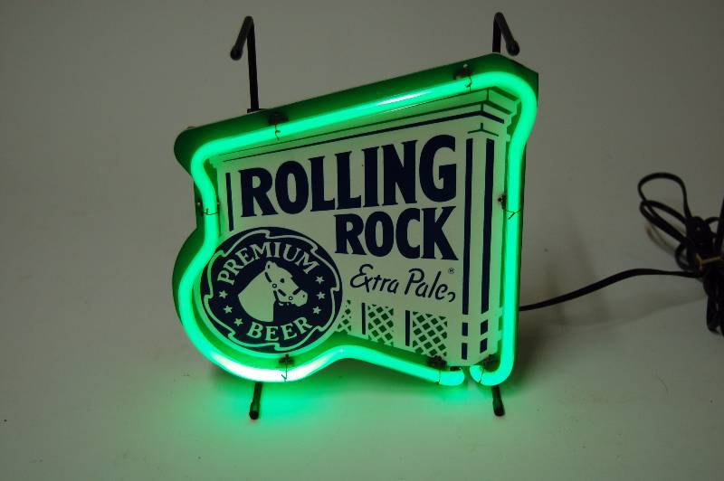 lot 46 image: Small Neon Beer Light