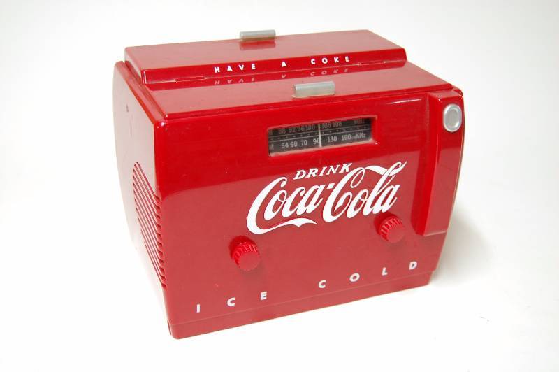 lot 82 image: Coca-Cola Radio