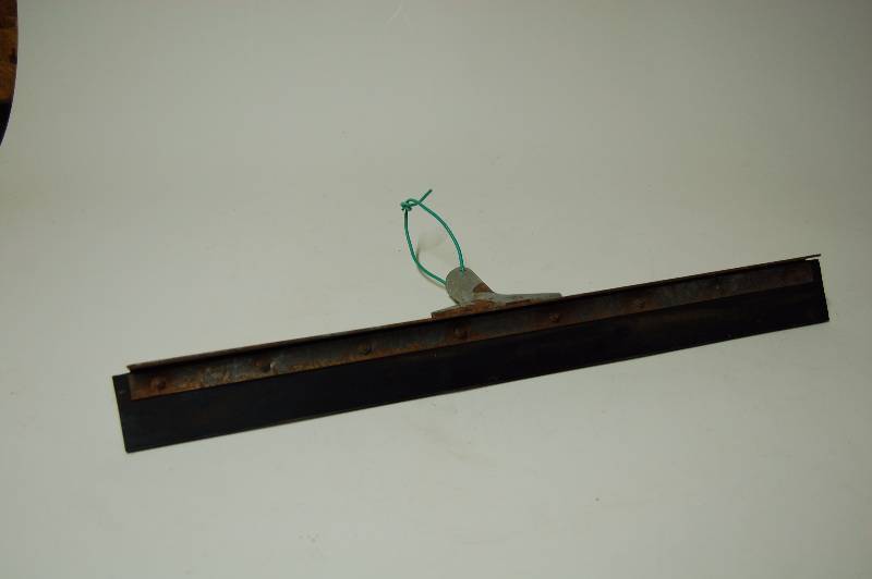 lot 84 image: Squeegee without Handle