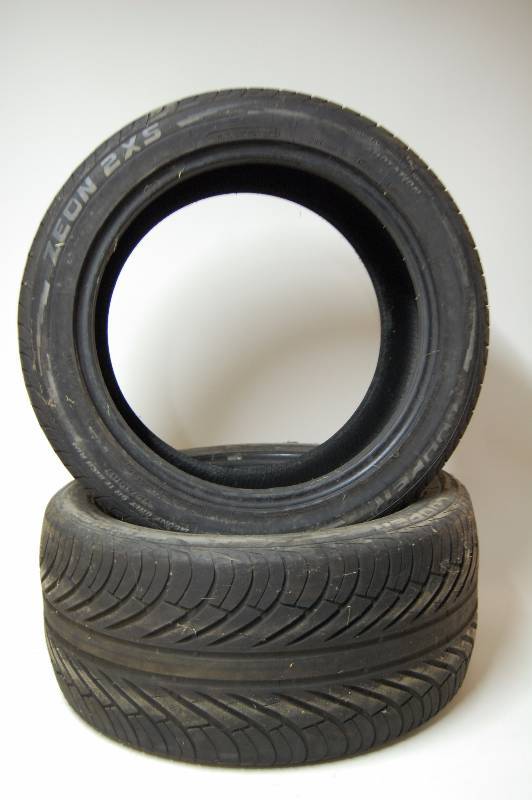 lot 110 image: Racing Tires