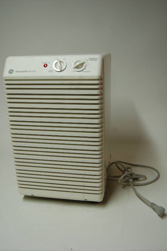 lot 112 image: Dehumidifier