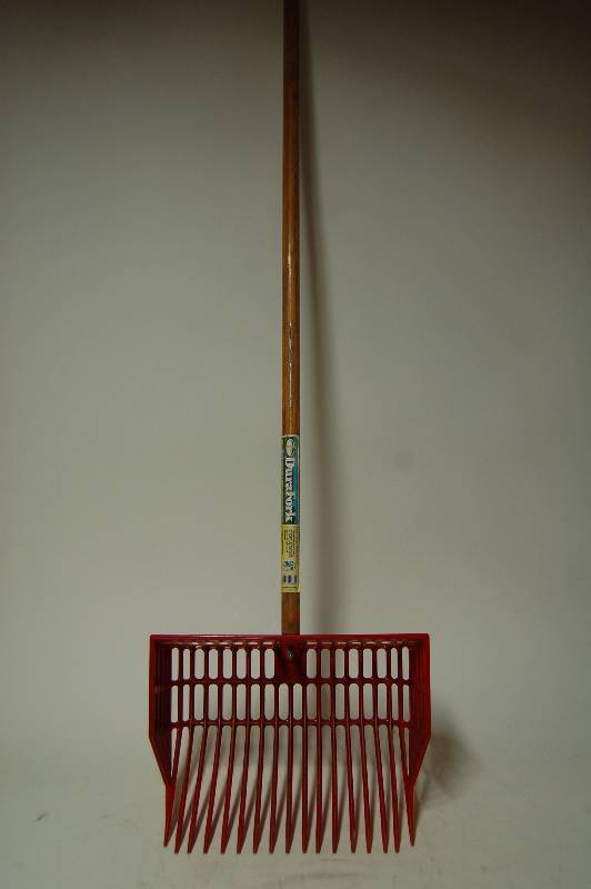 lot 119 image: Yard Tool