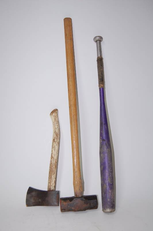 lot 123 image: Tools and a Bat