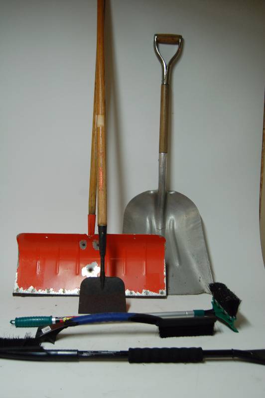 lot 125 image: Winter Tools