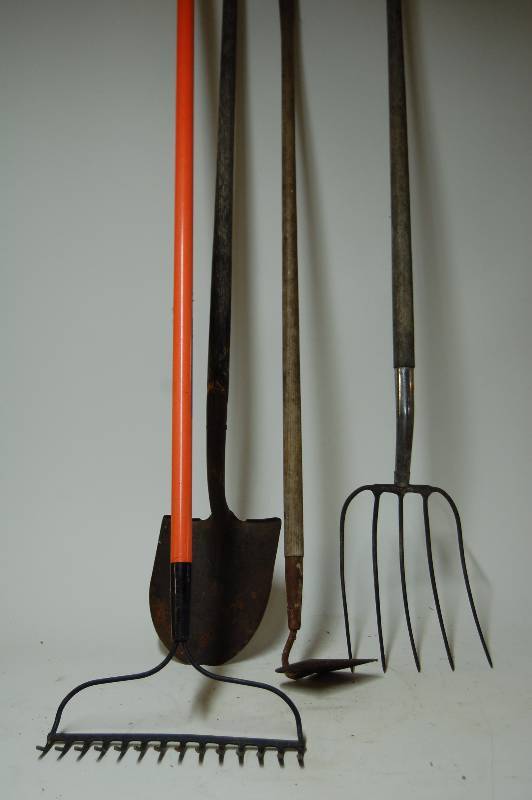 lot 126 image: YardGarden Tools