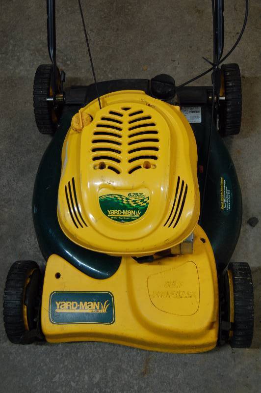 lot 137 image: Lawnmower