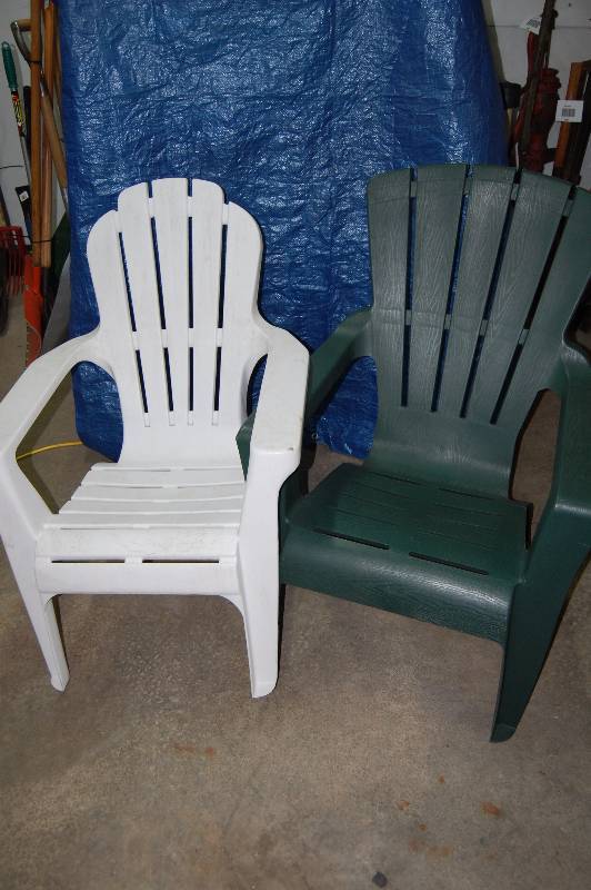 lot 138 image: Patio Chairs
