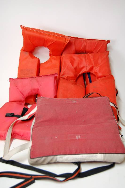 lot 165 image: Life Jackets and Flotation Devices