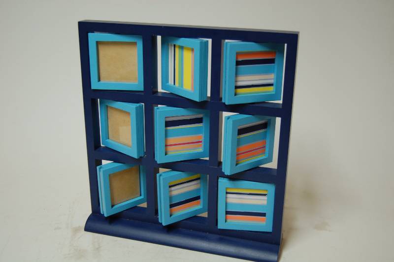 lot 179 image: Tic Tac Toe Picture Frame