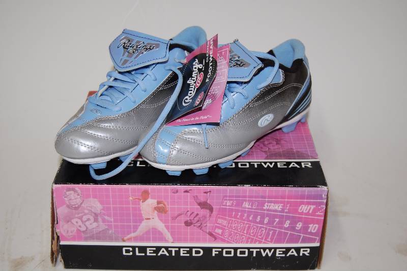 lot 180 image: Sport Shoes