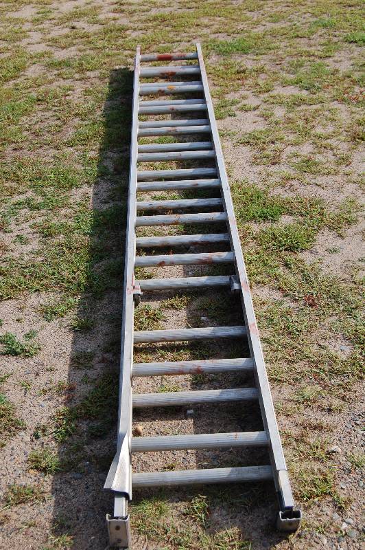 lot 186 image: Extension Ladder
