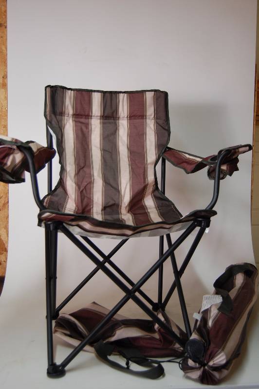 lot 189 image: Collapsible Lawn Chairs