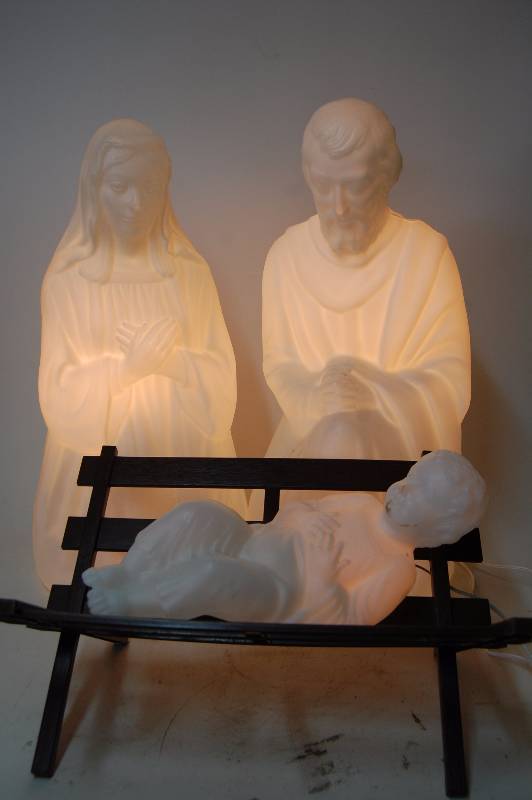 lot 201 image: Nativity Scene Figures