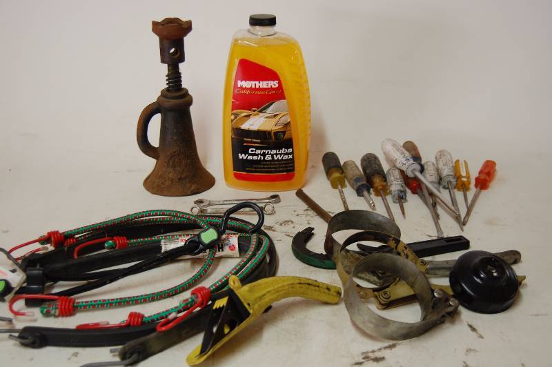 lot 238 image: Auto and Tool Lot