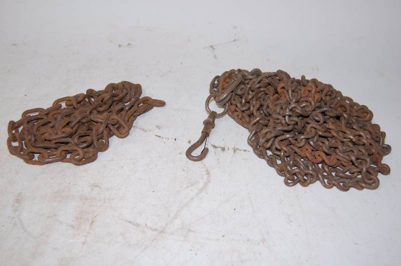 lot 246 image: Chains