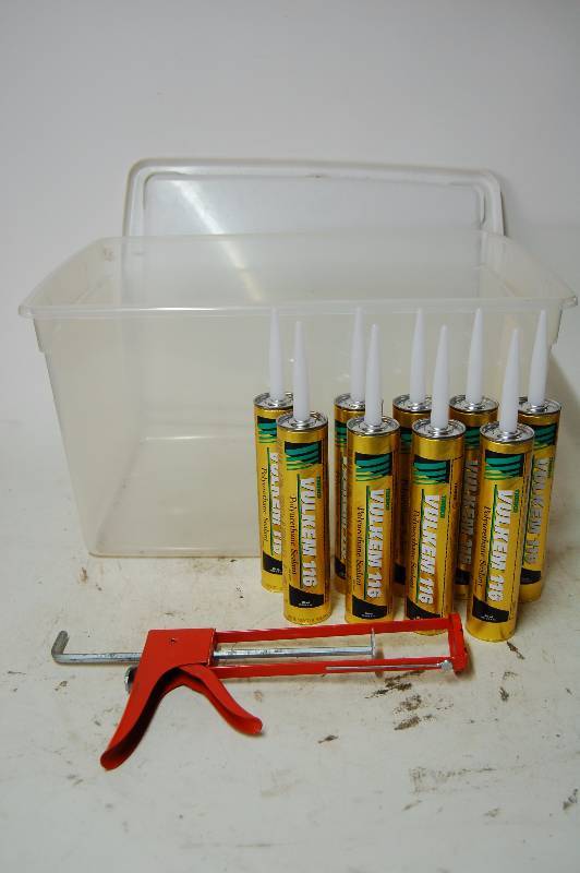 lot 254 image: Caulking Gun & Caulk