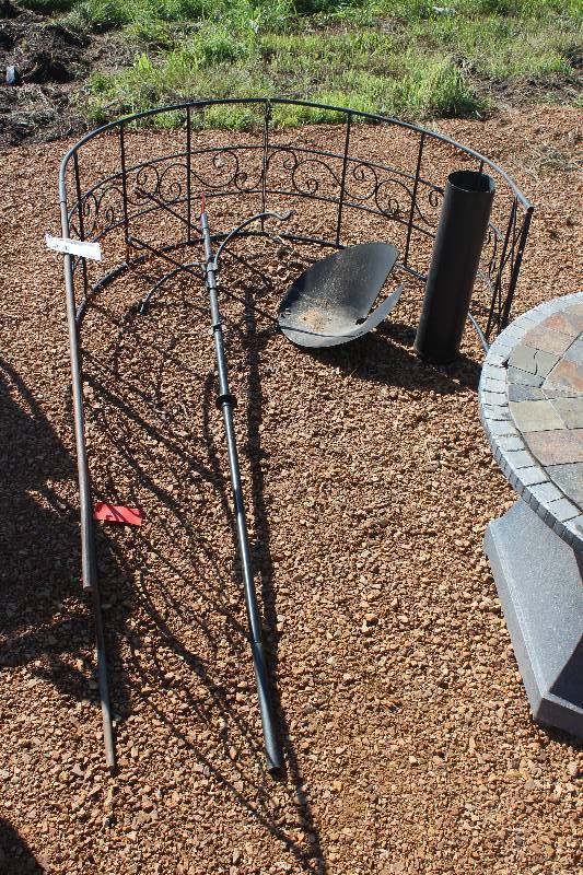 Lot of (2) Wire Yard Decorations