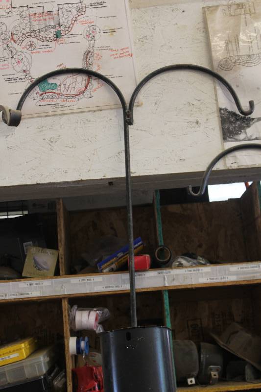 Squirrel-proof Dual Hook Hanging Bird Feeder