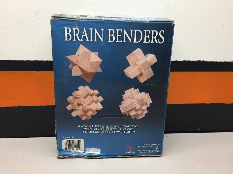lot 13 image: ITT MAGNIFIER WITH LED LIGHT, CARDINAL BRAIN BENDERS