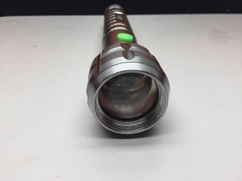 lot 18 image: I-ZOOM FLASH LIGHT, 2.50-4 RIM N TIRE