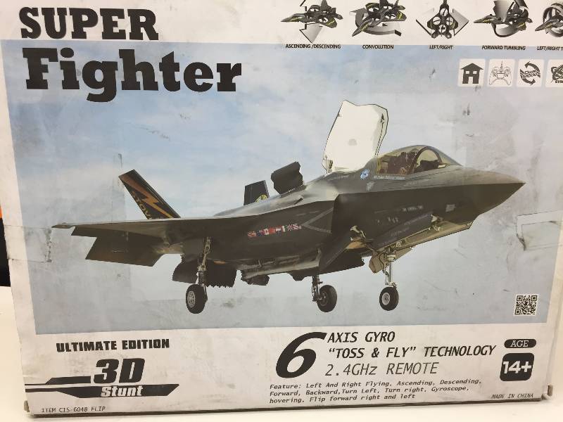 lot 25 image: SUPER FIGHTERS, TOSS N FLY JETS