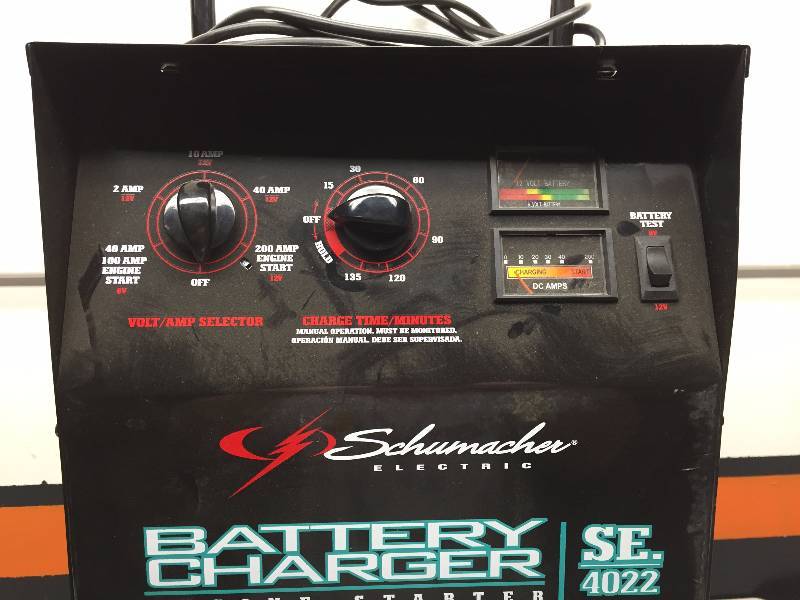 lot 30 image: SCHUMACHER SE4022 200AMP BATTERY CHARGER (NOT WORKING)