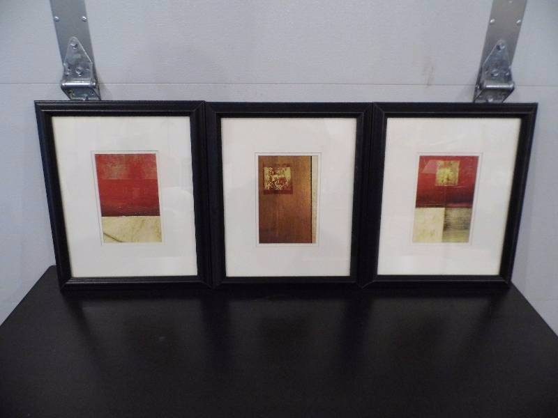 Lot of 3 Pictures - Black Frame