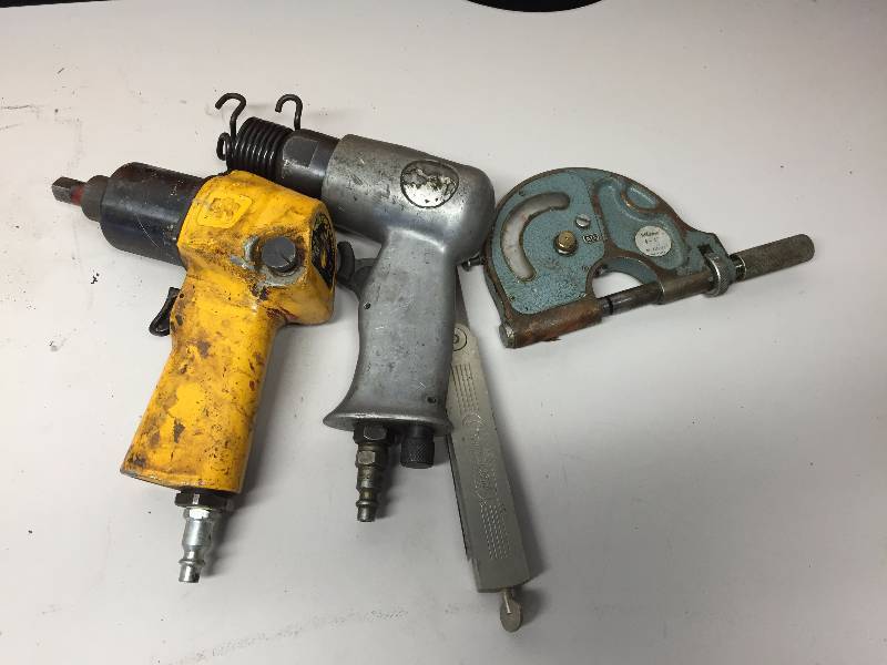 lot 3 image: AIR TOOLS 14-38 DRIVE