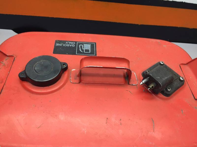 lot 14 image: YAMAHA 6.3 GALLON BOAT TANK