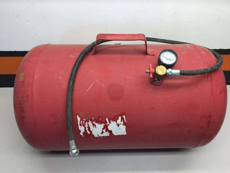 lot 15 image: AIR TANK, MEC 600 JR RELOADER