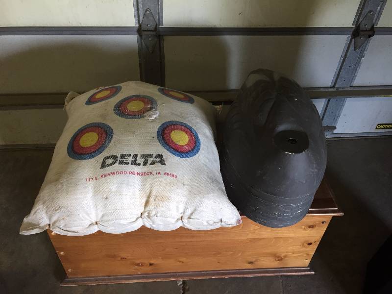 lot 20 image: HOMEMADE AIR TANK, 20 HEAVY DUTY CABLE, 3 CLEVIS, 28 GOOSE DECOYS MISSING HEADS AND MISC