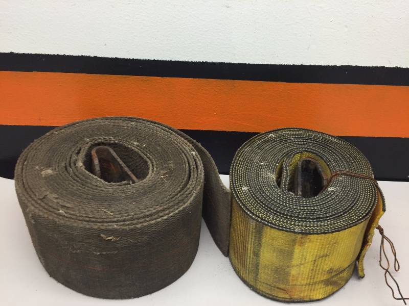 lot 25 image: 1948 DIE CAST TUCKER CAR, 2 TRAILER NYLON STRAPS