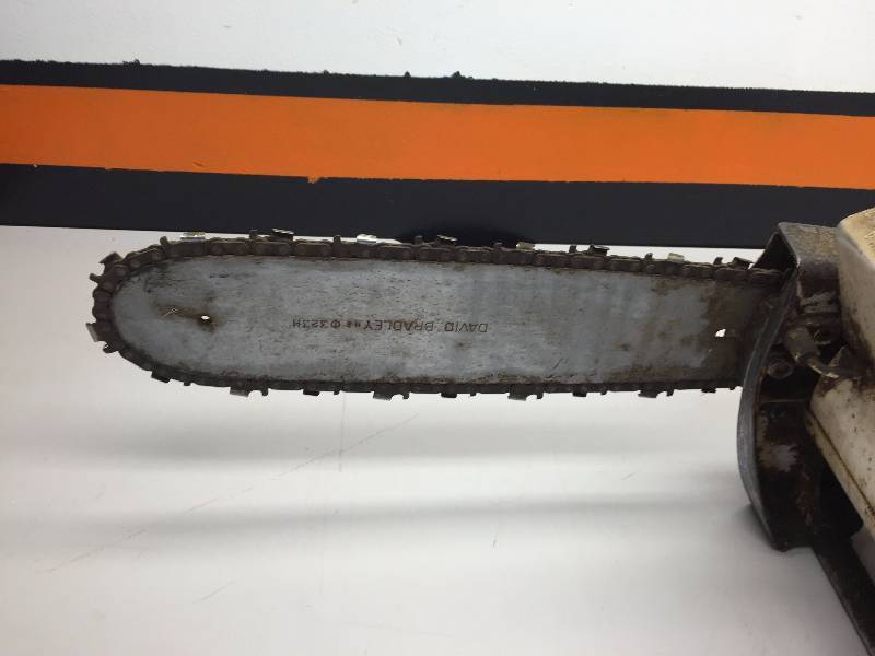lot 28 image: DAVID BRADLEY 5D VINTAGE CHAIN SAW