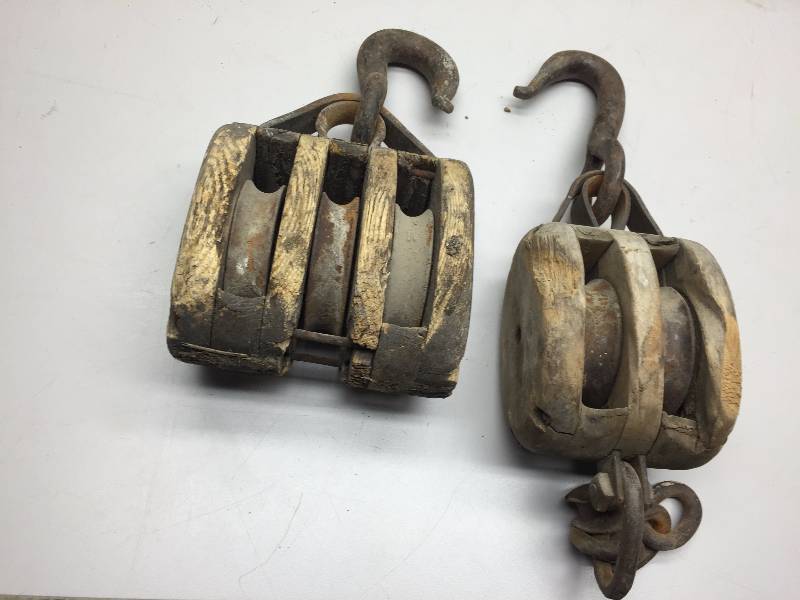 lot 41 image: LUDELL 8 LB HAMMER, AX, 2 VINTAGE BLOCKS, DREMEL LIGHT, MAGNIFYING GLASS