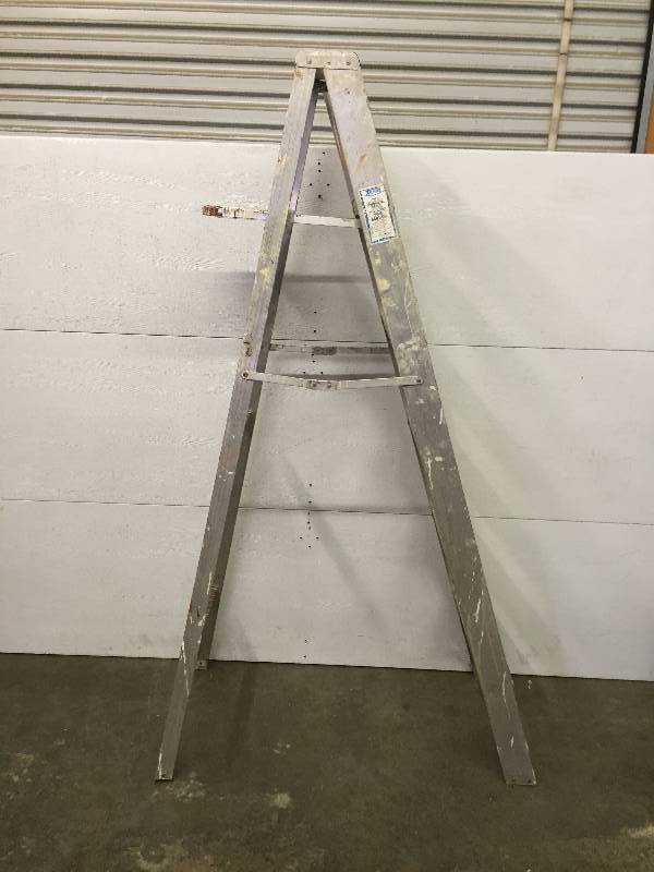 lot 45 image: MONTGOMERY WARD TYPE II  6 ALUMINUM LADDER, 4 STEP LADDER