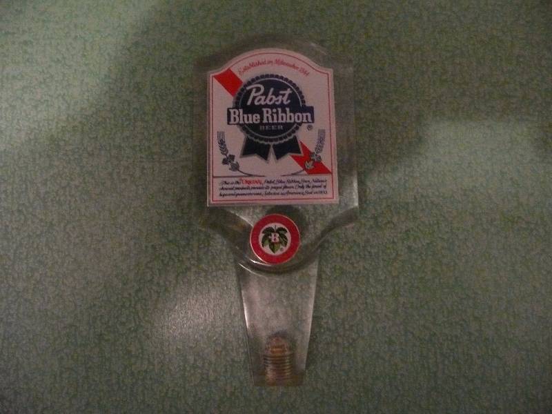lot 16 image: VINTAGE PABST BEER TAP HANDLE