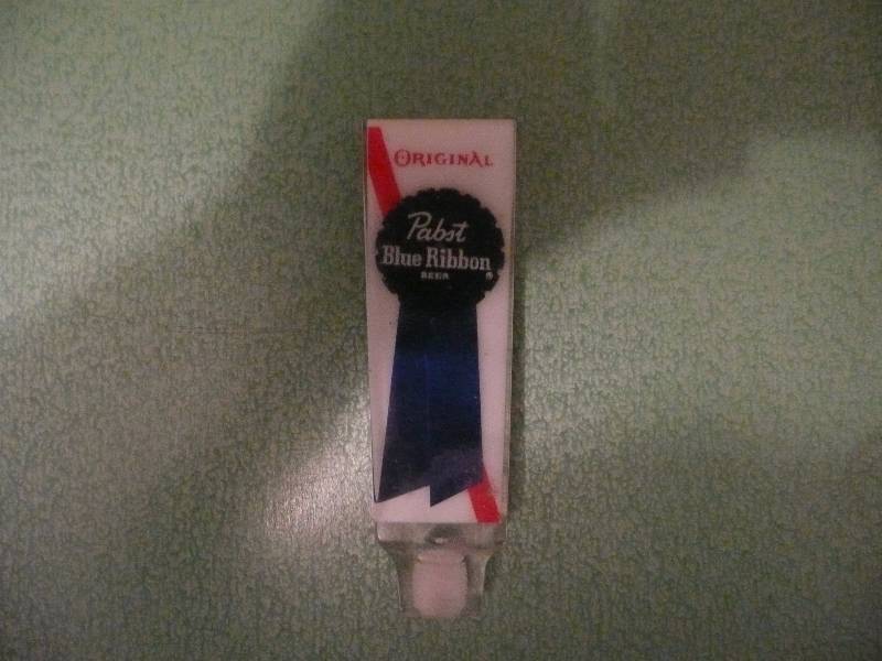 lot 17 image: VINTAGE PABST BEER TAP HANDLE