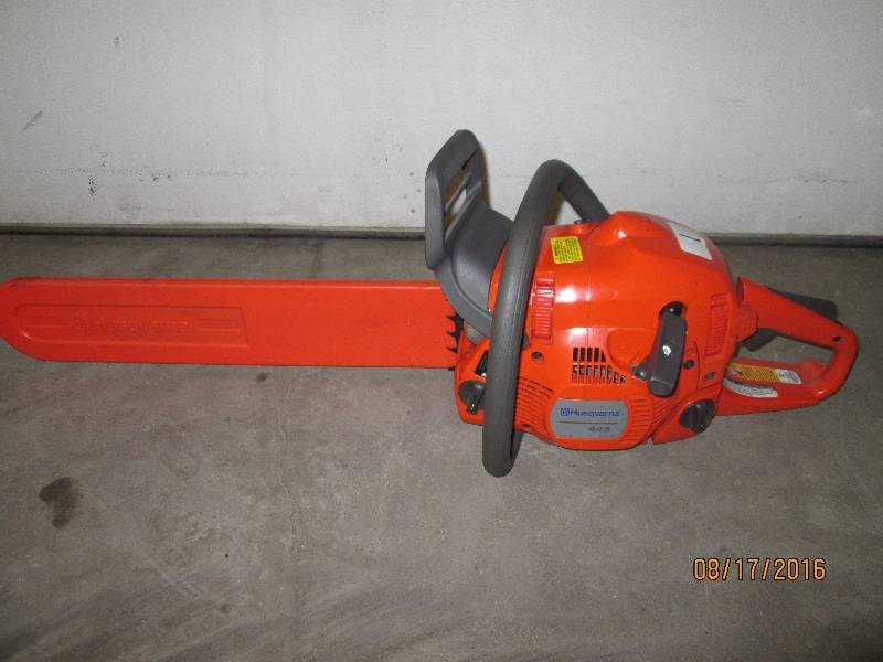 lot 1 image: Husqvarna Model 445 Chainsaw