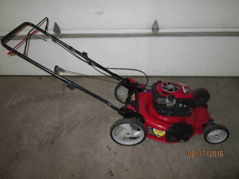 lot 3 image: Craftsman Self-Propelled 21 Lawn M...