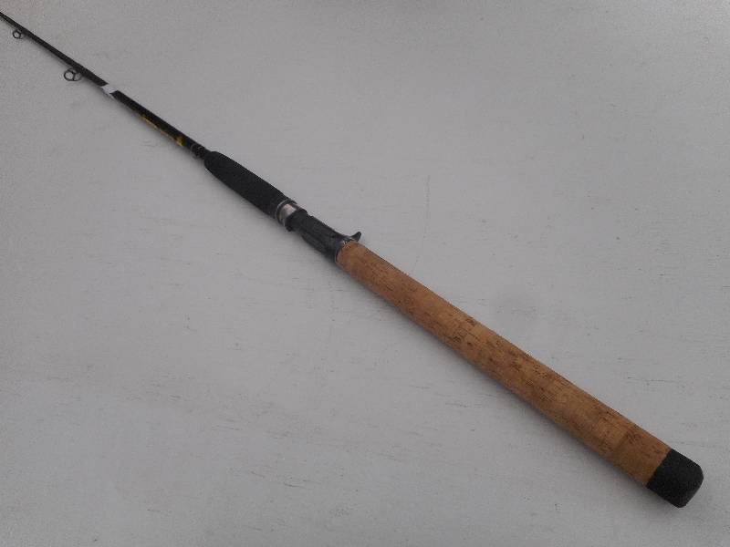 lot 2 image: Peregrine Musky #207010 7ft Casting...