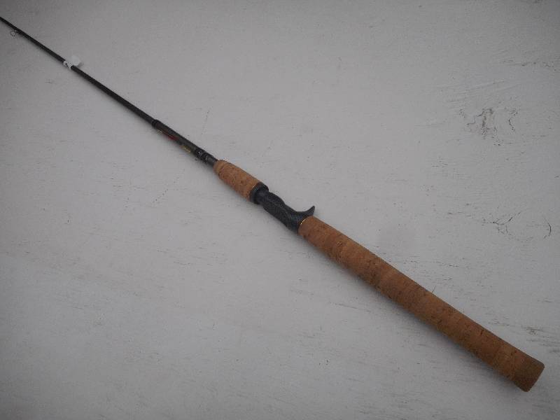 lot 19 image: Berkley Lightning Rod 76 Heavy Ac...