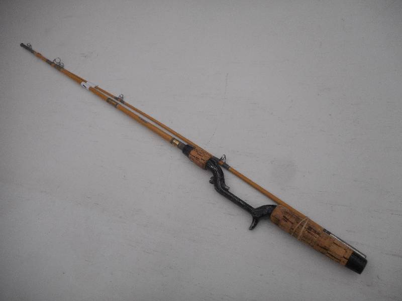 lot 31 image: Vintage Unmarked 2-Piece Casting Ro...