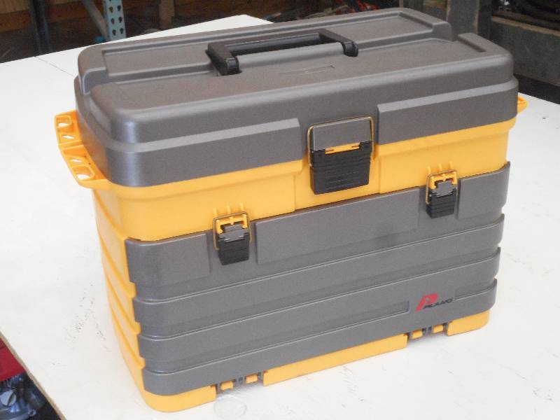 lot 46 image: Plano Multi-Compartment Tackle Box ...