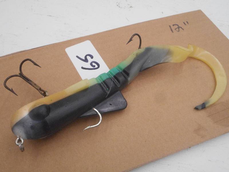 lot 65 image: (1) 12 Muskie Lure ...