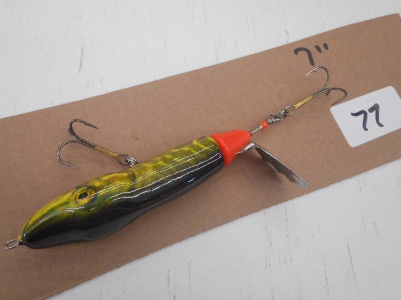 lot 77 image: (1) 7 Muskie Lure ...