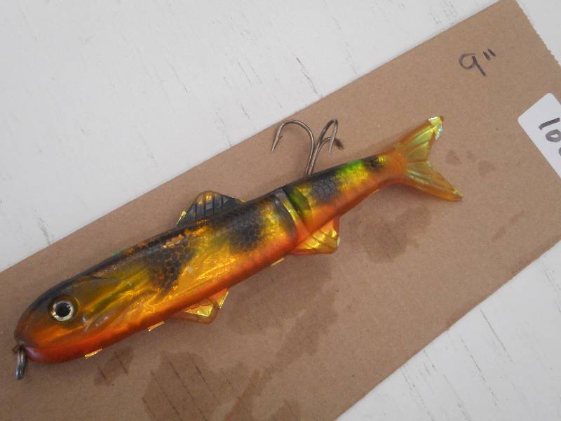 lot 106 image: (1) 9 Muskie Lure ...