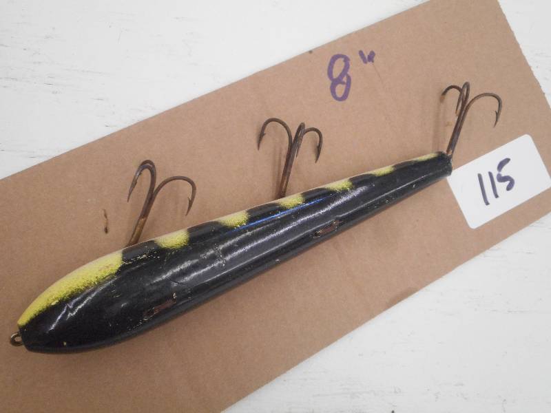 lot 115 image: (1) 8 Muskie Lure ...