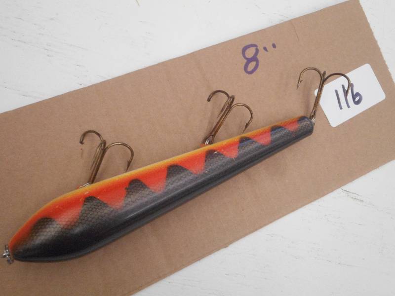 lot 116 image: (1) 8 Muskie Lure ...
